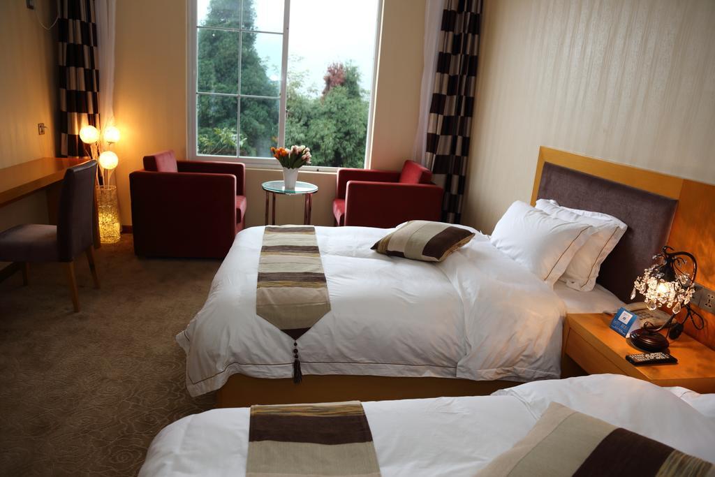 Panshan Tingquan Tuwo Holiday Resort Leshan Kamer foto