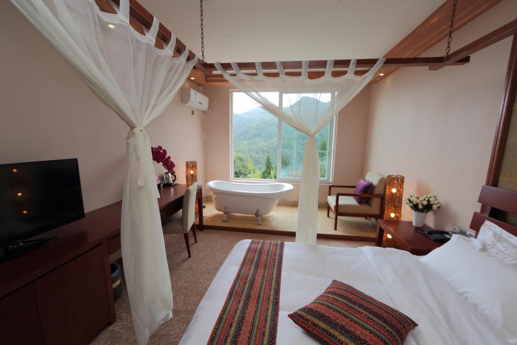 Panshan Tingquan Tuwo Holiday Resort Leshan Kamer foto