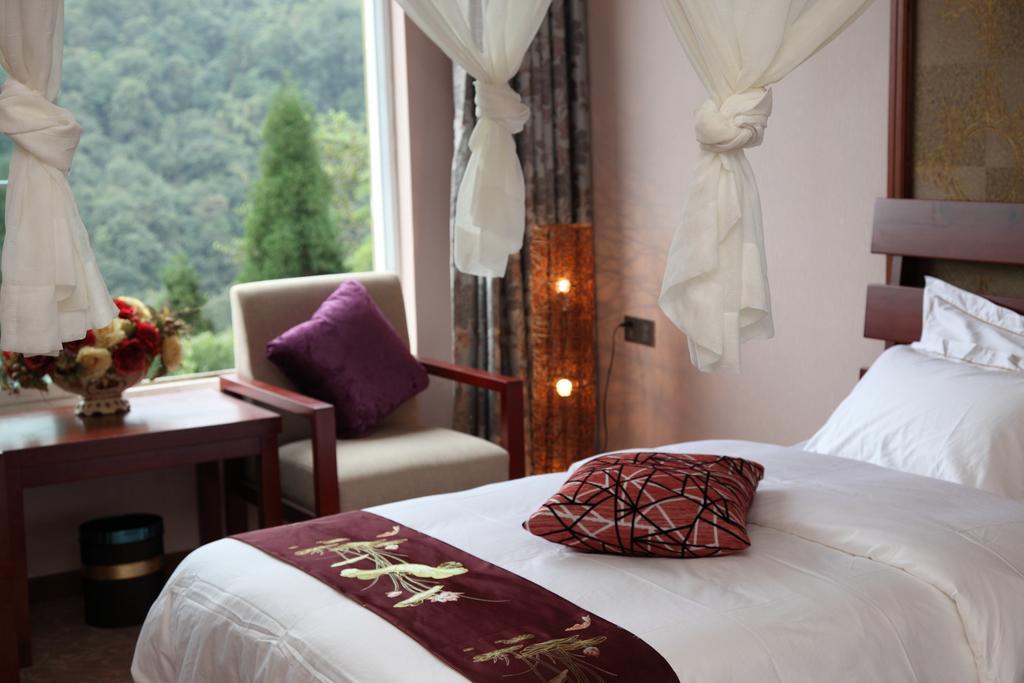 Panshan Tingquan Tuwo Holiday Resort Leshan Kamer foto